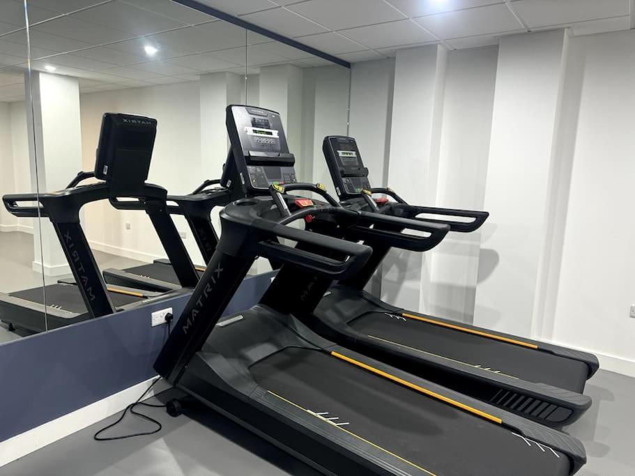 Luxury Oaks Suite, Free Private Parking, 2 Bed 2 Bathroom Apartment, Central Solihull Бирмингем Экстерьер фото
