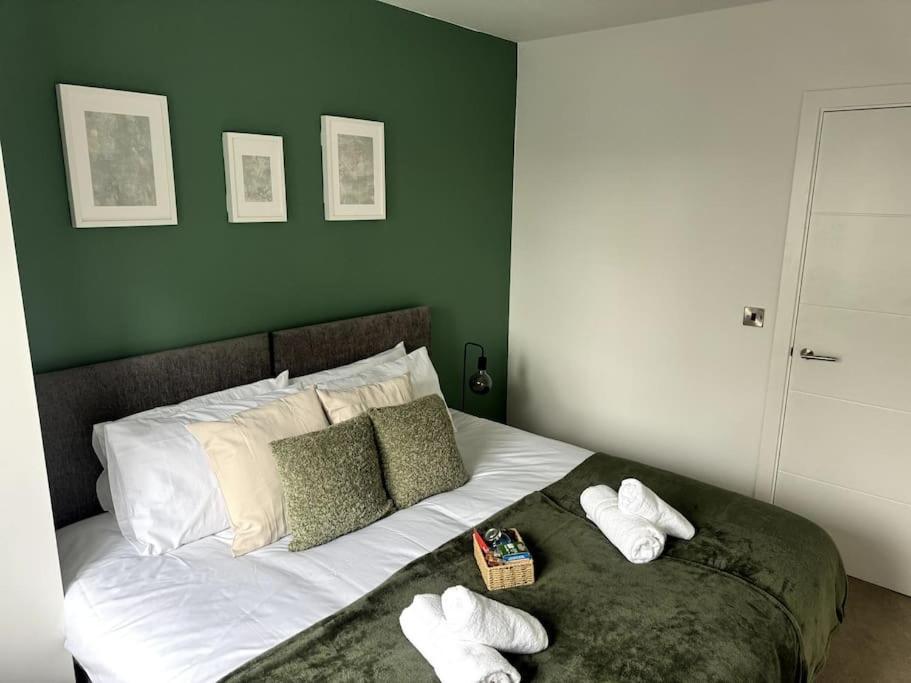 Luxury Oaks Suite, Free Private Parking, 2 Bed 2 Bathroom Apartment, Central Solihull Бирмингем Экстерьер фото